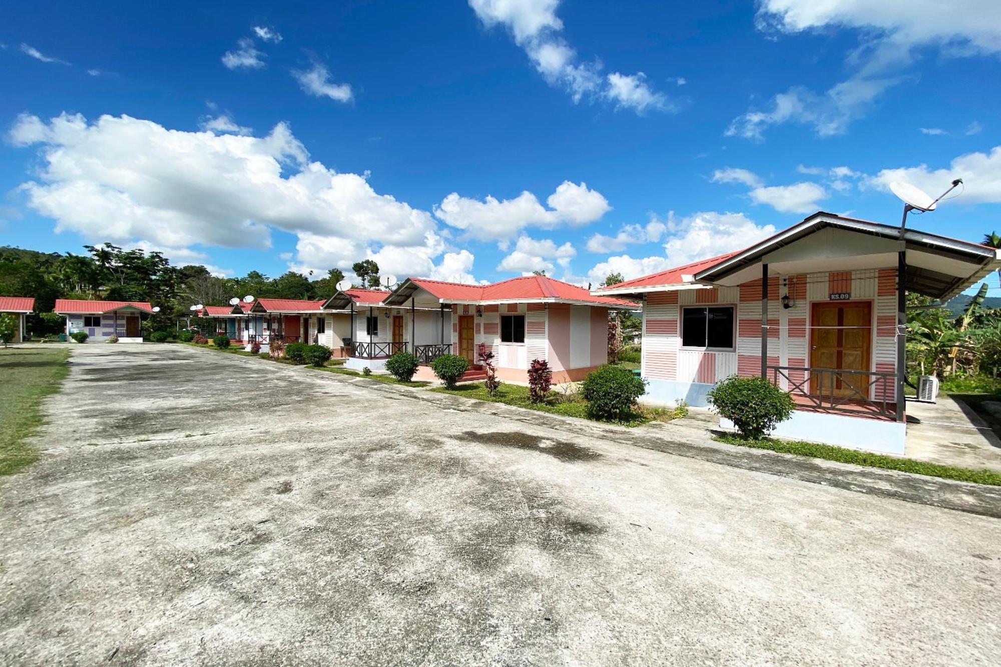 Oyo 90284 Kampung Stay Kilimu Ranau Bagian luar foto