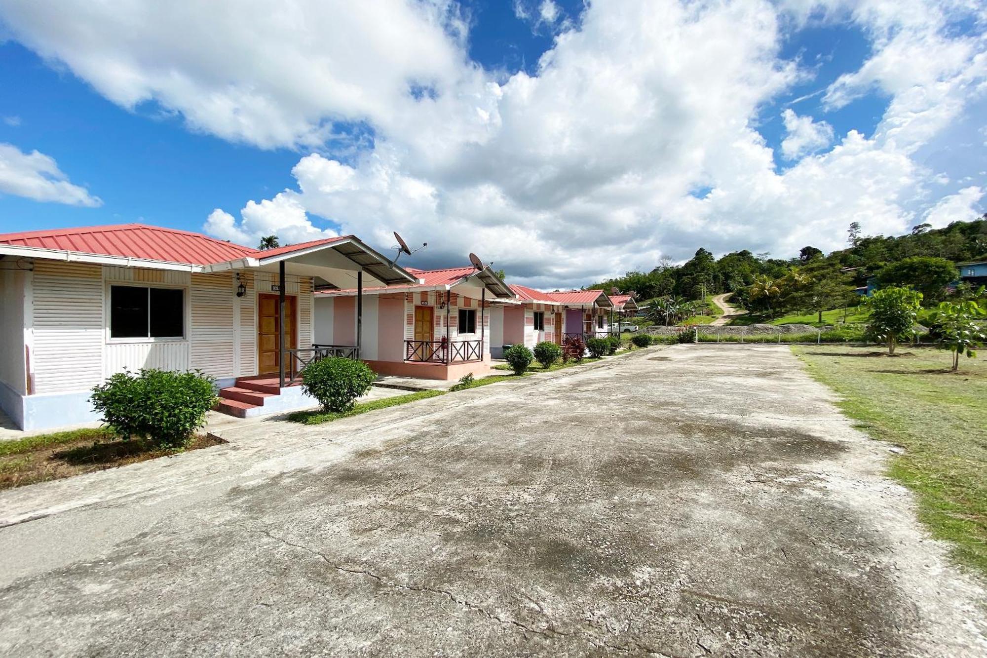Oyo 90284 Kampung Stay Kilimu Ranau Bagian luar foto